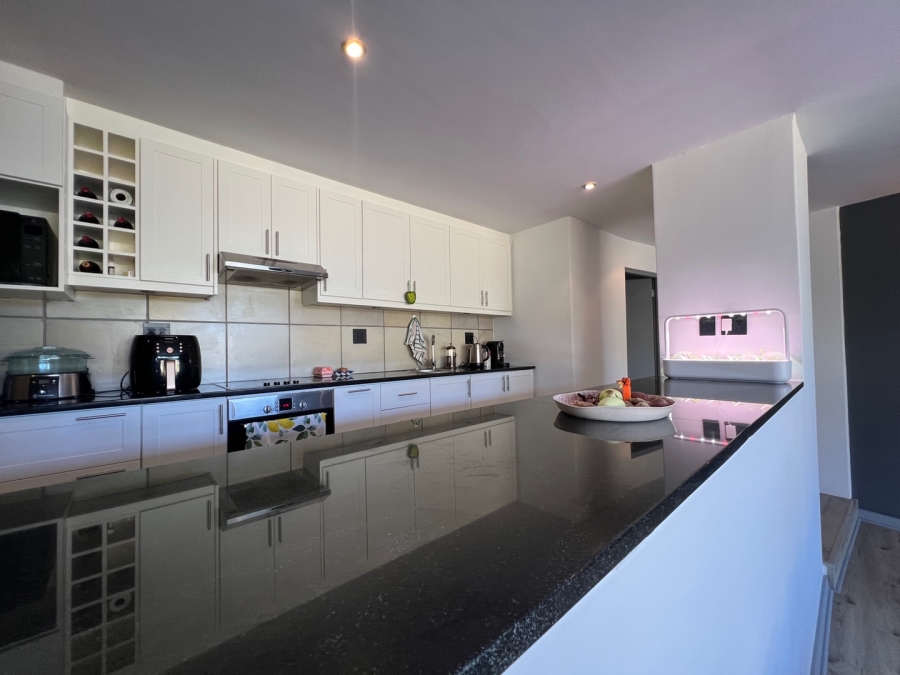2 Bedroom Property for Sale in Oubaai Western Cape